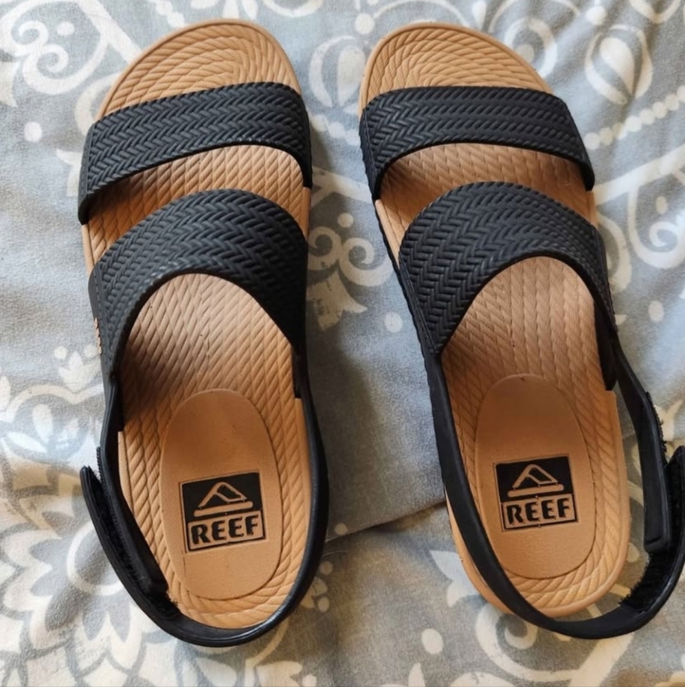 Reef Womens Water Vista Sandals with Black and Tan Size 8